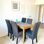 2 Rooms, Free Parking, 25 Min To Duesseldorf, 150 Mbps Wlan 公寓