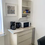 2 Rooms, Free Parking, 25 Min To Duesseldorf, 150 Mbps Wlan 公寓