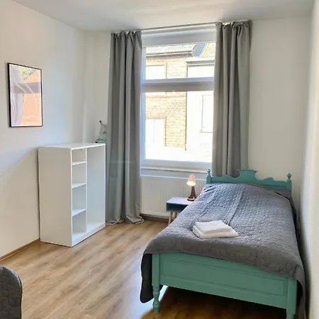 2 Rooms, Free Parking, 25 Min To Duesseldorf, 150 Mbps Wlan Apartman