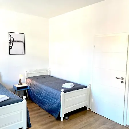 2 Rooms, Free Parking, 25 Min To Duesseldorf, 150 Mbps Wlan Apartmán Duisburg