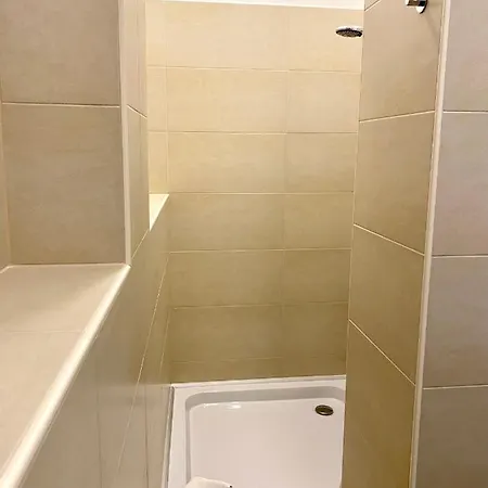 Apartmán 2 Rooms, Free Parking, 25 Min To Duesseldorf, 150 Mbps Wlan