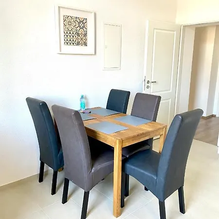 2 Rooms, Free Parking, 25 Min To Duesseldorf, 150 Mbps Wlan Lägenhet