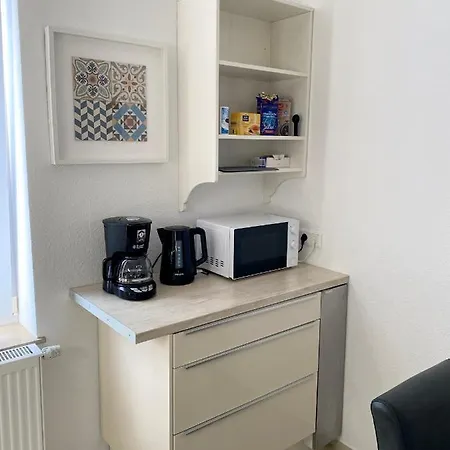 2 Rooms, Free Parking, 25 Min To Duesseldorf, 150 Mbps Wlan Lägenhet