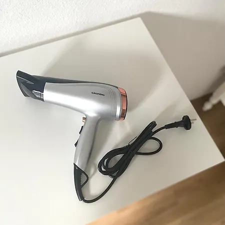 2 Rooms, Free Parking, 25 Min To Duesseldorf, 150 Mbps Wlan Apartmán