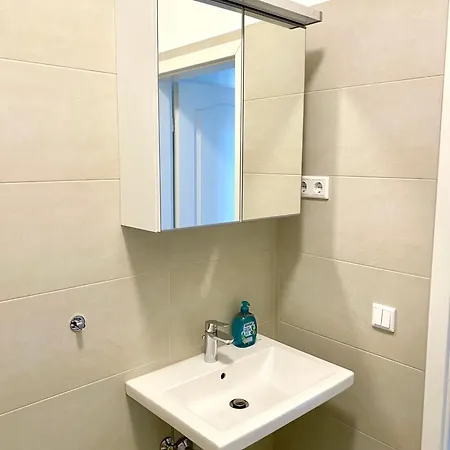 Apartmán 2 Rooms, Free Parking, 25 Min To Duesseldorf, 150 Mbps Wlan *