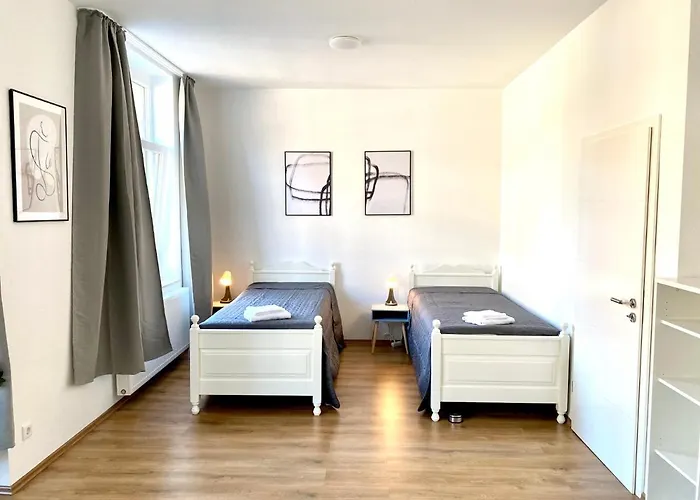 2 Rooms, Free Parking, 25 Min To Duesseldorf, 150 Mbps Wlan