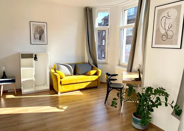 Apartament 2 Rooms, Free Parking, 25 Min To Duesseldorf, 150 Mbps Wlan Duisburg