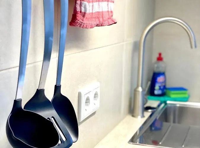 2 Rooms, Free Parking, 25 Min To Duesseldorf, 150 Mbps Wlan *