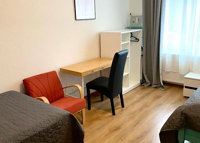 2 Rooms, Free Parking, 25 Min To Duesseldorf, 150 Mbps Wlan * Duisburg
